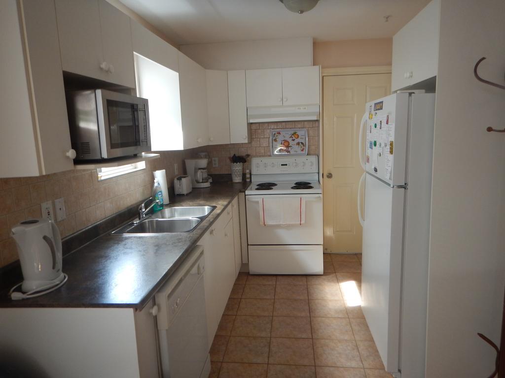 Clean And Quiet 2 Bdr 2 Bthr Private Entrance Entire Guests Suite Near Coquitlam Center Mall And Skytrain المظهر الخارجي الصورة