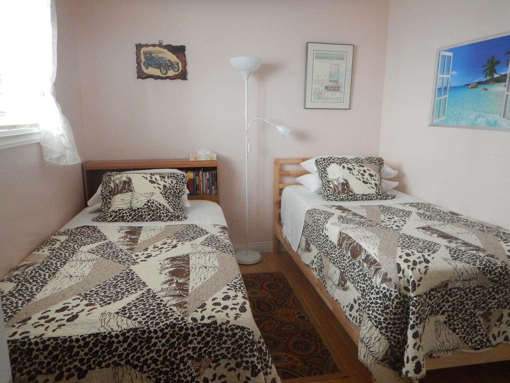 Clean And Quiet 2 Bdr 2 Bthr Private Entrance Entire Guests Suite Near Coquitlam Center Mall And Skytrain المظهر الخارجي الصورة
